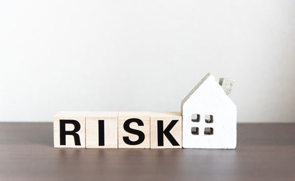 相続した不動産を放置することで生じるリスクと解決策